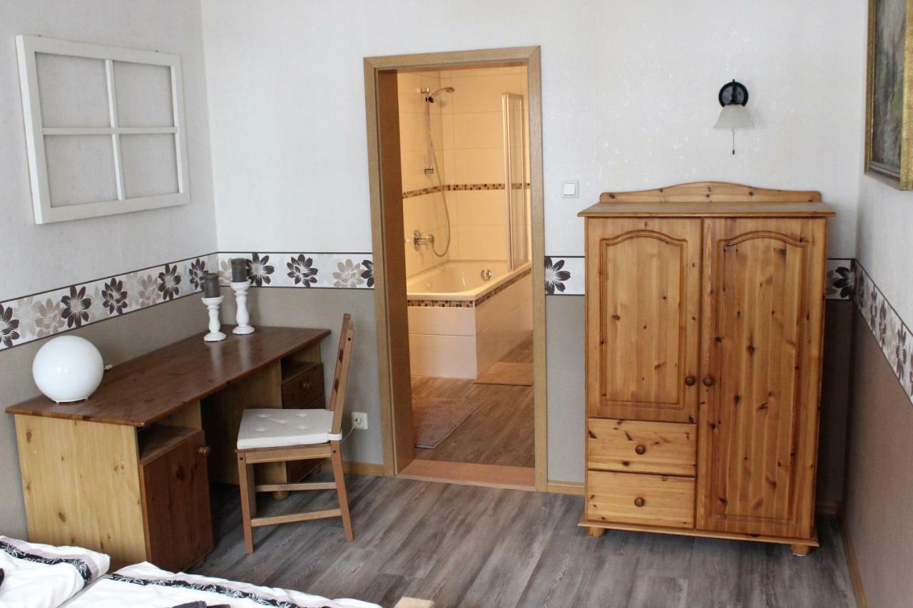 Ferienwohnung Schwarz Benshausen Esterno foto